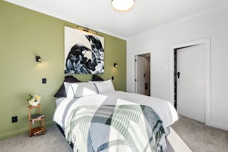 Photo of property in 32 Rona Street, Eastbourne, Lower Hutt, 5013