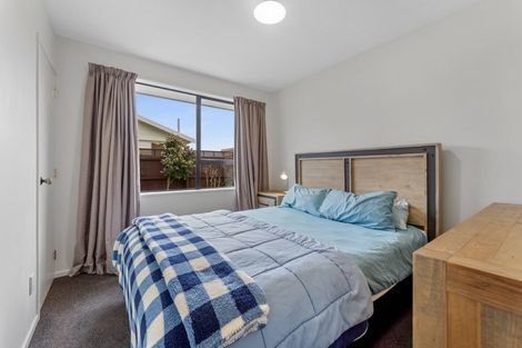 Photo of property in 25 La Perouse Place, Northcote, Christchurch, 8052