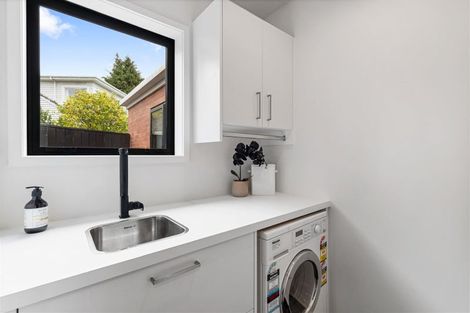 Photo of property in 33 Makora Street, Fendalton, Christchurch, 8041