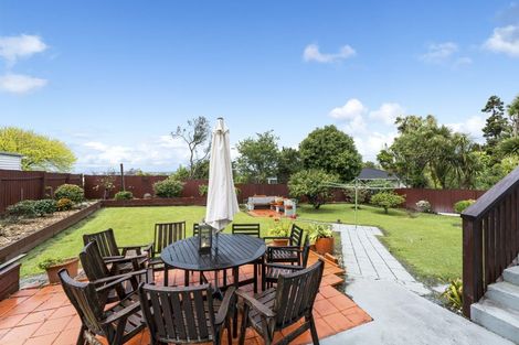 Photo of property in 8 Fowey Avenue, Te Atatu South, Auckland, 0610