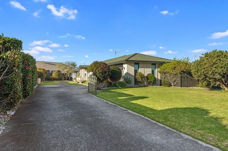 Photo of property in 21 Balmacewen Place, Mount Maunganui, 3116