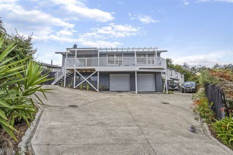 Photo of property in 17 Magdalen Place, West Harbour, Auckland, 0618