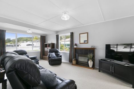 Photo of property in 3 Kent Street, Wainuiomata, Lower Hutt, 5014