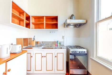 Photo of property in 27 Myrtle Crescent, Mount Cook, Wellington, 6021