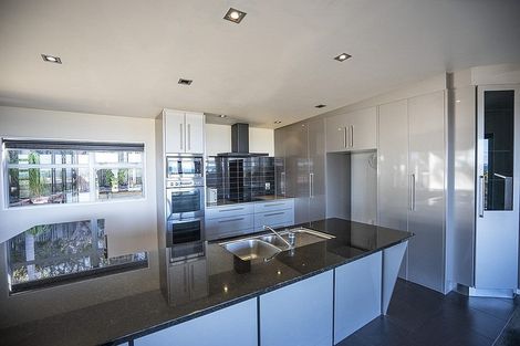 Photo of property in 3 Orewa Heights Crescent, Orewa, 0931