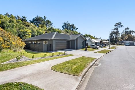Photo of property in 7 Te Awa Rere Grove, Stokes Valley, Lower Hutt, 5019
