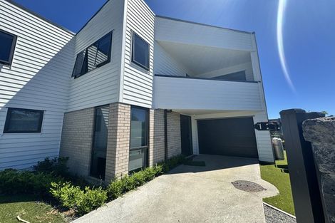 Photo of property in 1/23 Penruddocke Road, Half Moon Bay, Auckland, 2012