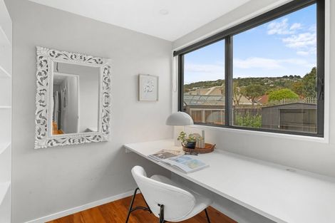Photo of property in 25 Landsdowne Terrace, Cashmere, Christchurch, 8022