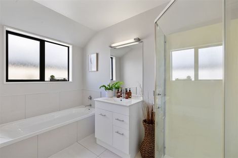 Photo of property in 15f Marlowe Place, Rolleston, 7614