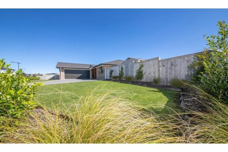 Photo of property in 8 Remana Crescent, Huapai, Kumeu, 0810