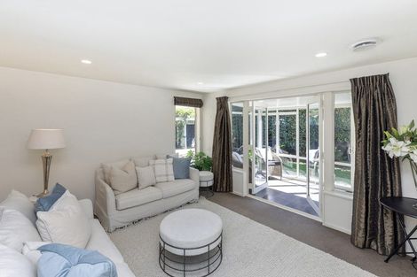 Photo of property in 2/37 Avonhead Road, Avonhead, Christchurch, 8042