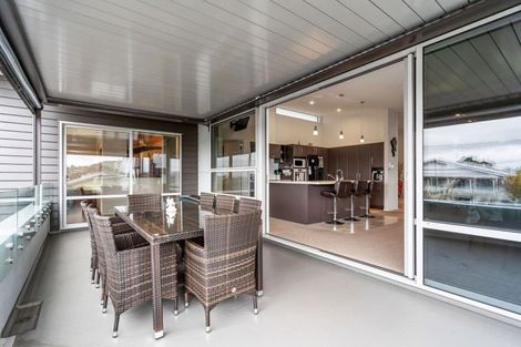 Photo of property in 1 Seaview Road, Whangarei, 0110