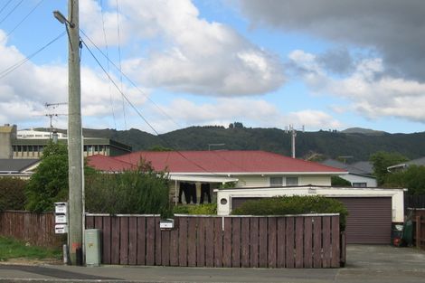 Photo of property in 16 Granville Street, Silverstream, Upper Hutt, 5019
