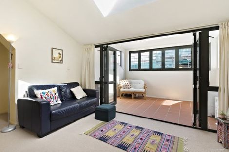 Photo of property in Courtenay Mews Apartments, 18/14u Alpha Street, Te Aro, Wellington, 6011