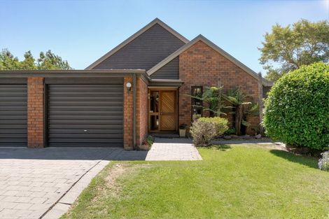 Photo of property in 75 Apsley Drive, Avonhead, Christchurch, 8042