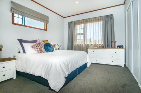 Photo of property in 6 Romilly Street, Westport, 7825