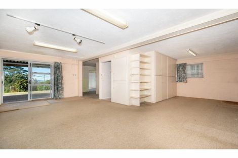 Photo of property in 417 Don Buck Road, Massey, Auckland, 0614