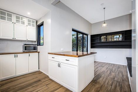 Photo of property in 15 Connaught Terrace, Brooklyn, Wellington, 6021