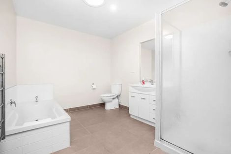 Photo of property in 98 Popokatea Drive, Takanini, 2112