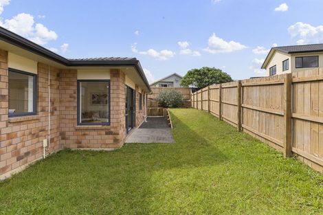Photo of property in 10 Mediterranean Way, Goodwood Heights, Auckland, 2105