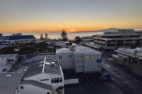 Photo of property in Sentinel Apartments, 702/3 Northcroft Street, Takapuna, Auckland, 0622