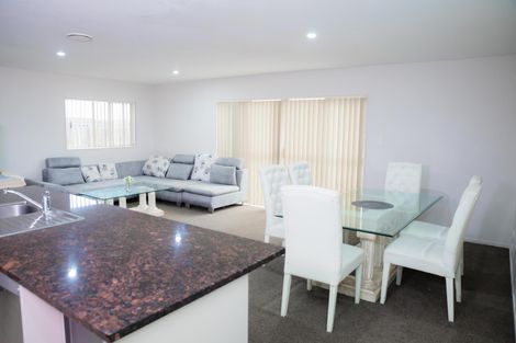 Photo of property in 30 Popokatea Drive, Takanini, 2112