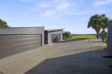 Photo of property in 100 Elsham Road, Lepperton, New Plymouth, 4373