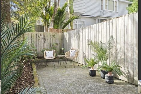 Photo of property in 5 Grass Street, Oriental Bay, Wellington, 6011