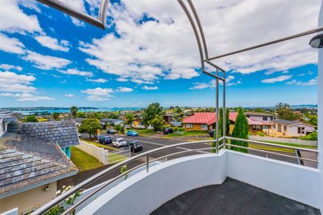 Photo of property in 38 Luckens Road, West Harbour, Auckland, 0618