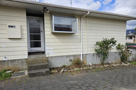 Photo of property in 51f1- Hartford Crescent, Totara Park, Upper Hutt, 5018