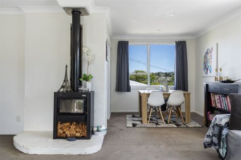 Photo of property in 1/3 Salem Place, Torbay, Auckland, 0630