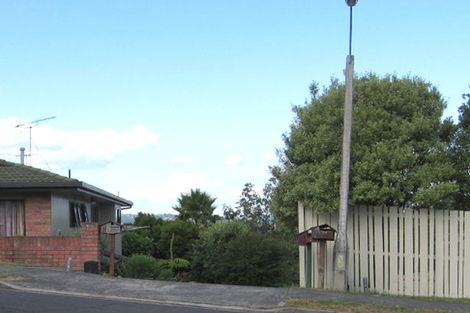 Photo of property in 8 Lagoon Way, West Harbour, Auckland, 0618