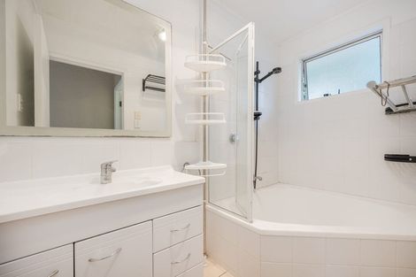 Photo of property in 98 Gallony Avenue, Massey, Auckland, 0614