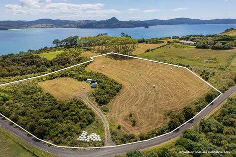 Photo of property in 404 Lees Road, Hahei, Whitianga, 3591