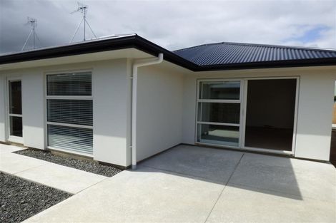 Photo of property in 28u3 Heath Street, Saint Andrews, Hamilton, 3200