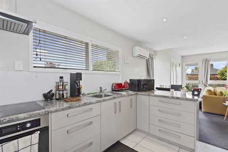 Photo of property in 5 Sarabande Avenue, Redwood, Christchurch, 8051