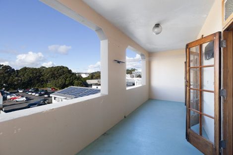 Photo of property in Devonport Apartments, 50/127 Saint Aubyn Street, New Plymouth, 4310