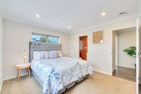 Photo of property in 237a Sturges Road, Henderson, Auckland, 0612
