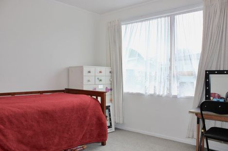 Photo of property in 68 Hyperion Drive, Randwick Park, Auckland, 2105