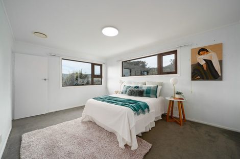 Photo of property in 28 Greyfriars Crescent, Tawa, Wellington, 5028