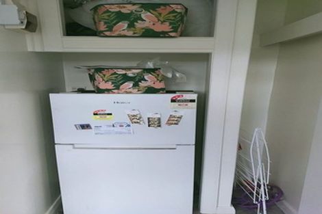 Photo of property in 11 Miles Crescent, Newlands, Wellington, 6037