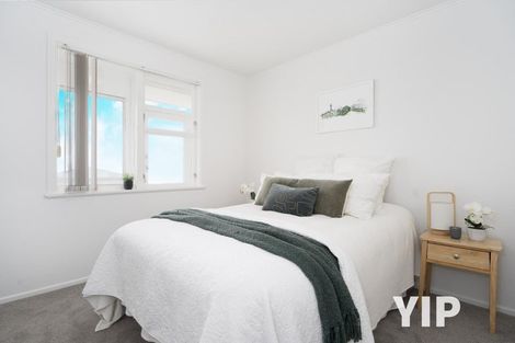 Photo of property in 10 Edgecombe Street, Newlands, Wellington, 6037