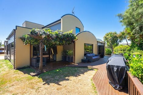 Photo of property in 38 Regent Drive, Paraparaumu Beach, Paraparaumu, 5032