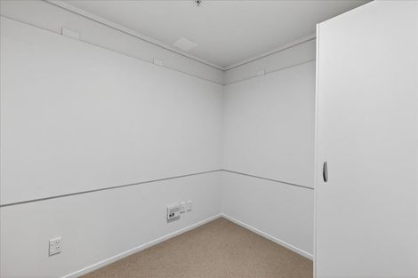 Photo of property in 72 Devonport Road, Tauranga, 3110