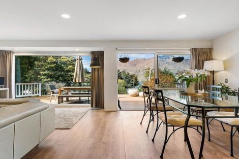 Photo of property in 1 Arawata Terrace, Fernhill, Queenstown, 9300