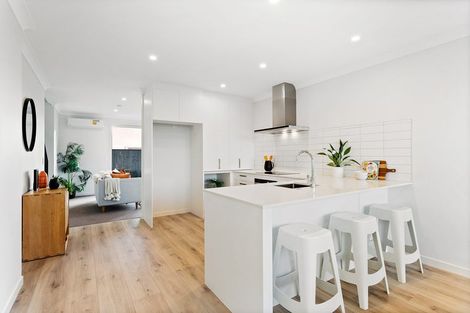 Photo of property in 6 Park Green Avenue, Rosehill, 2113
