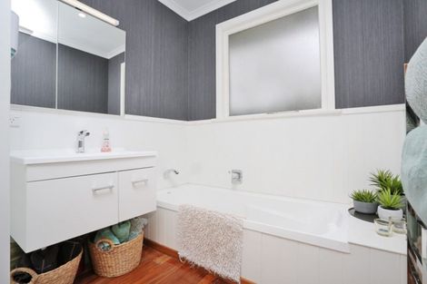 Photo of property in 27 Salford Street, Windsor, Invercargill, 9810