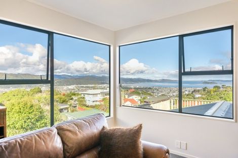 Photo of property in 117 Normandale Road, Normandale, Lower Hutt, 5010