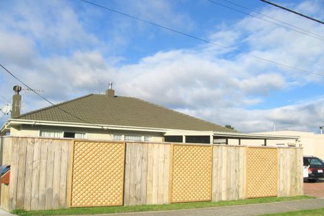 Photo of property in 4 Anderson Road, Taradale, Napier, 4112