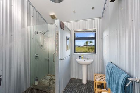 Photo of property in 80 Reay Mackay Grove, Waikawa Beach, Manakau, 5573